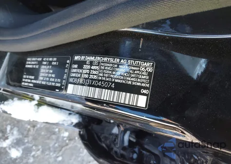 2001 Mercedes-Benz E 430 4M z USA, uszkodzony, nr VIN WDBJF83J31X045074